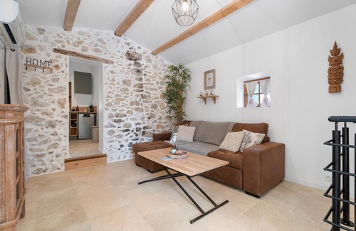 Toulon Casa | Casa de vacaciones 'Joli Gîte' con vistas a la montaña, terraza privada y Wi-Fi