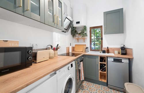 Toulon Casa | Casa de vacaciones 'Joli Gîte' con vistas a la montaña, terraza privada y Wi-Fi