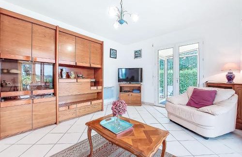 Pleumeur-Bodou Casa | Holiday Home Kerguntuil by Interhome