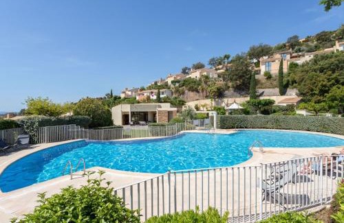 La Londe-les-Maures Casa | Holiday Home Le Belvédère by Interhome