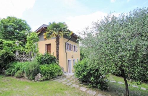 Casale Corte Cerro Casa | Holiday Home La Casetta by Interhome