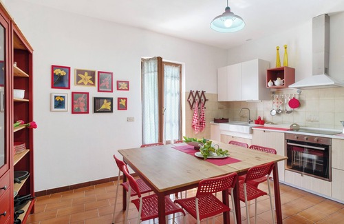 Casanova Lerrone Casa | Casa de vacaciones 'La Casa Di Bosco' con vistas a la montaña, jardín privado y Wi-Fi