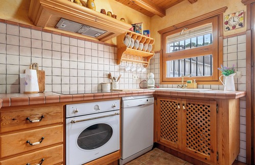 Albinyana Casa | Casa de vacaciones 'La Casita' con terraza privada, Wi-Fi y aire acondicionado