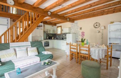 Aubazine Casa | Holiday Home La Châtaigneraie by Interhome