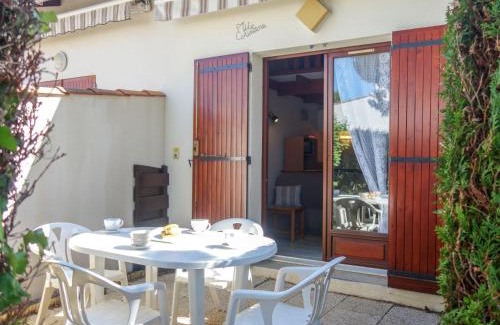 Vaux-sur-Mer Casa | Holiday Home La Coralline-3 by Interhome