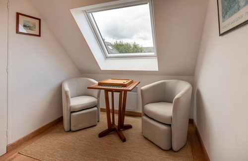 Arzon Casa | Casa de vacaciones 'La Maison Aux Volets Bleus' con terraza privada y jardín privado