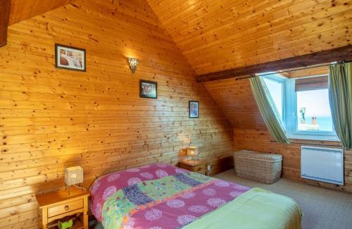 Yport Casa | Holiday Home La Rose des Vents by Interhome