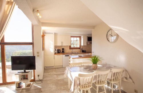 La Londe-les-Maures Casa | Holiday Home Le Belvédère by Interhome