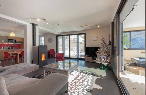 Sers Casa | Casa de vacaciones 'Le Chalet Des Retrouvailles' con vistas a la montaña, Wi-Fi y aire acondicionado