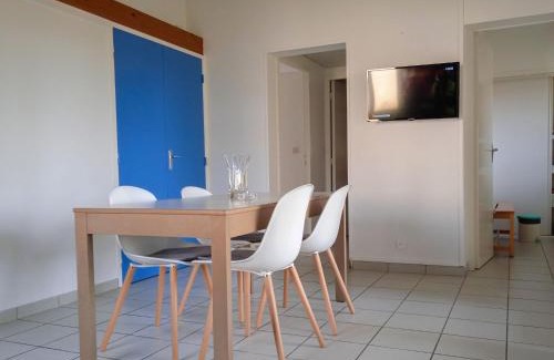 Prailles Casa | Holiday Home Le Domaine du Lambon-1 by Interhome
