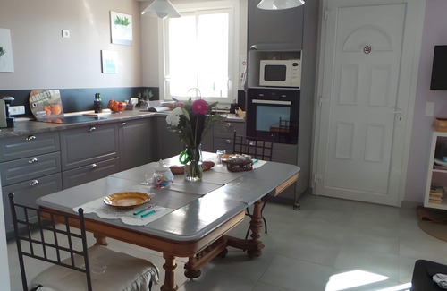 Condorcet Casa | Holiday Home 'Le Petit Tilleul' with Mountain View, Wi-Fi and Air Conditioning