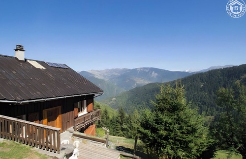 Vallees d'Aigueblanche Casa | Casa de vacaciones 'Le Plan Du Fruit' con vistas a la montaña, terraza privada y jardín privado