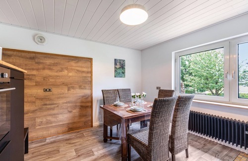 Seesbach Casa | Casa de vacaciones 'Liebe' con jardín comunitario, balcón y WiFi