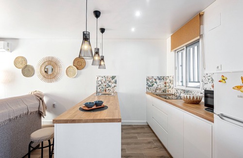 Campanillas Casa | Casa de vacaciones 'Limón Lunero' con terraza privada y Wi-Fi