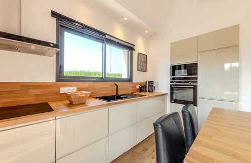 Saint-Fregant Casa | Holiday Home 'Maison - Spa - Proche Plage Et Gr34' with Terrace, Garden and Wi-Fi