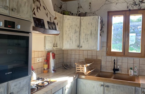 Pebrac Casa | Casa de vacaciones 'Maison Insolite De Mi-montagne' con vistas a la montaña, terraza y Wi-Fi