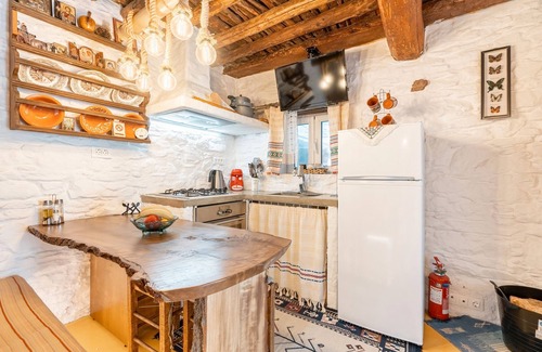 Embonas Casa | Casa de vacaciones 'Mannas House 2' con vistas a la montaña, Wi-Fi y aire acondicionado