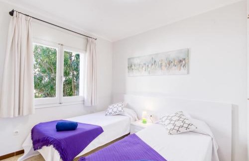 El Mas Fumats Casa | Holiday Home People I by Interhome