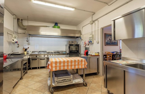 Giugnano Casa | Casa de vacaciones 'Podere Calistri' con vistas a la montaña, Wi-Fi y aire acondicionado