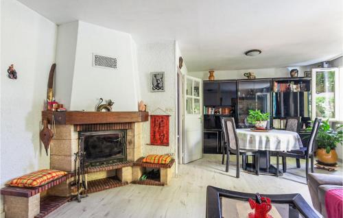 La Crau Casa | Holiday Home Rue De Chardonnerets