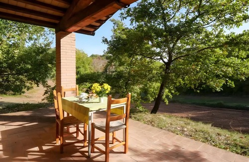 Montieri Apartamento | Casa Vacanze 'San Michele - La Valle' con Vista a la Montaña, Piscina Compartida y Aire Acondicionado