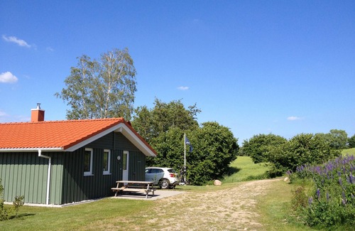 Sieseby Casa | Holiday Home 'Skipper-Lodge Nord' with Sea View, Private Terrace and Wi-Fi