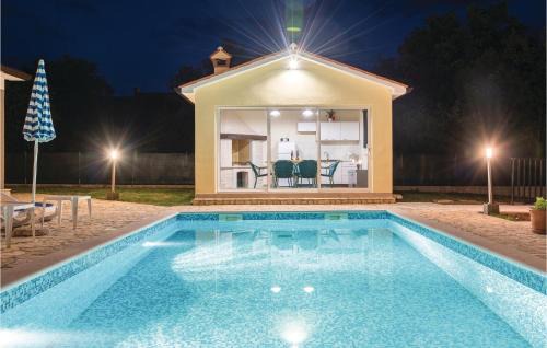 Strmac Casa | Holiday Home Strmac 25 With Outdoor Swimmingpool