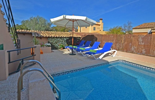 El Toro Villa | Encantadora "Villa Benestar" con vistas a la montaña, piscina, jardín, terrazas y Wi-Fi; aparcamiento disponible