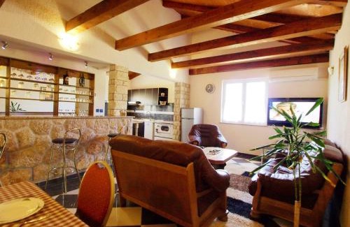 Krusevo Casa | Holiday Home Villa Ana by Interhome