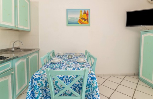 Capo d'Orso Casa | Casa de vacaciones "Villetta Bilocale Porto Mannu D6" con vistas al mar y terraza