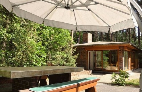 Maasdorf Casa | Casa de vacaciones 'Waldhaus Jakober' con terraza privada, jardín compartido y Wi-Fi