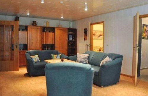 Maasdorf Casa | Casa de vacaciones 'Waldhaus Jakober' con terraza privada, jardín compartido y Wi-Fi