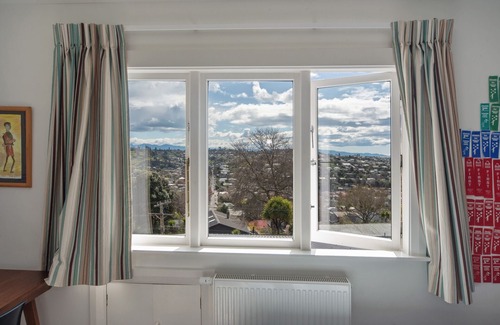 Nelson South Casa | Holiday home with a hottub and views, near Nelson City and Tahunanui Beach