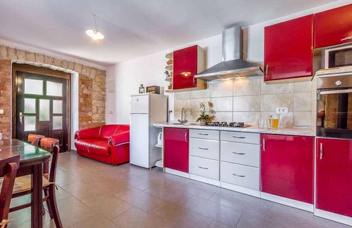 Peresiji Casa | Casa vacacional con pisicna en zona tranquila