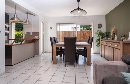 Kervignac Casa | Casa de vacaciones con piscina privada, terraza privada y Wi-Fi