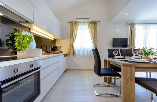 Zaton Casa | Holiday Home with Private heated Pool, Sea view & Basketball Court