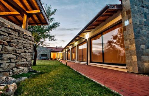 Cherven Bryag Casa | Holiday Homes Chudna