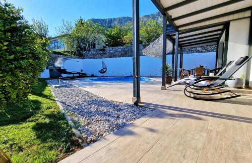 Klis Casa | Holiday house Boost with heated pool