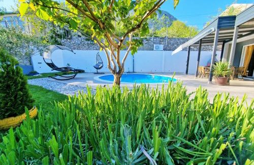 Klis Casa | Holiday house Boost with heated pool