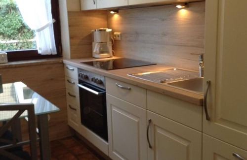 Stinteck Apartamento | Casa de vacaciones con gran jardín, terraza cubierta, cerca de la playa,
