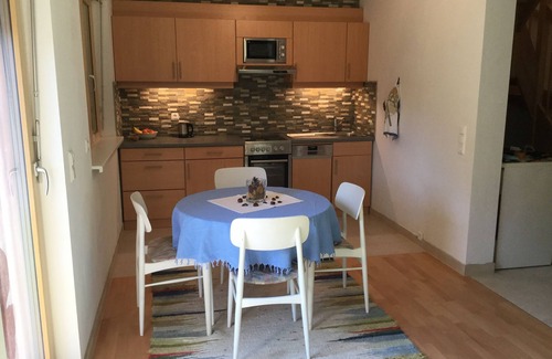 Donaustadt Casa | Casa de vacaciones Donaucity, casa completa 4 habitaciones, 4 camas jardín