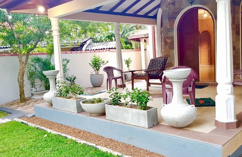 Aluthgama Casa | Casa de vacaciones, habitación baja 20 € pp, habitación doble.+ Ac + Vantilador a 2 km de la playa, 30C