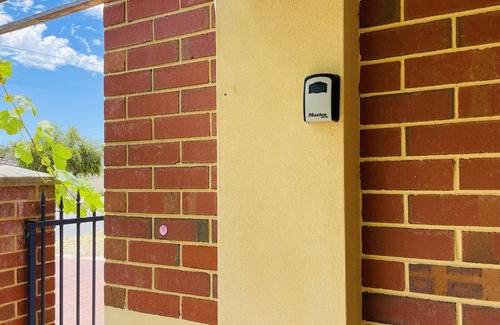 Cloverdale Casa | Holiday house near Airport/DFO/Costco/Casino