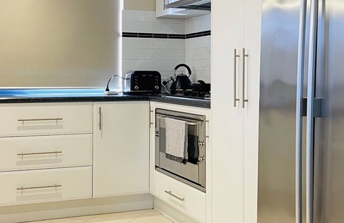 Cloverdale Casa | Holiday house near Airport/DFO/Costco/Casino