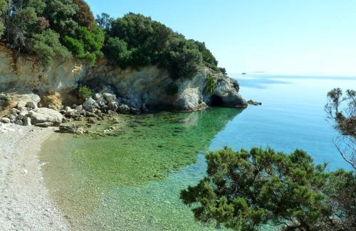 Punta Kriza Apartamento | Holiday house Punta Blue & Orange 5m from the sea, island Cres