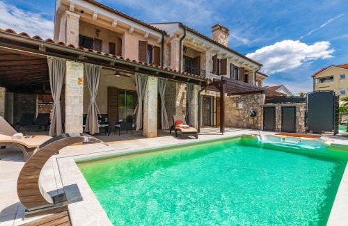 Porat Casa | Holiday house SEASCAPE I with private pool and spacious garden