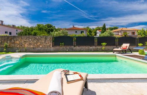 Porat Casa | Holiday house SEASCAPE I with private pool and spacious garden