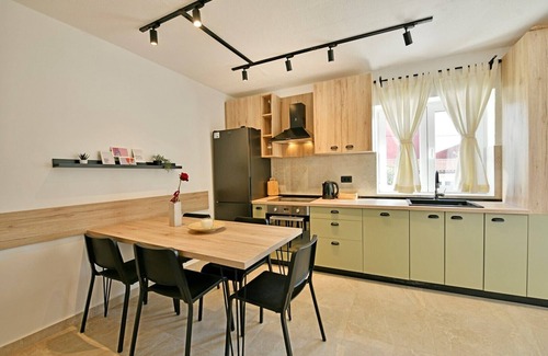 Dracevac Casa | Holiday house Vento with private backyard