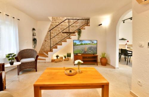 Dracevac Casa | Holiday house Vento with private backyard