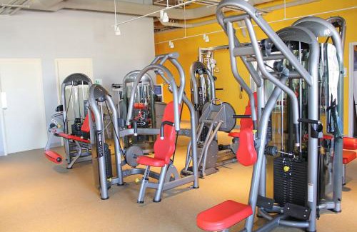 East Peoria Hotel | Holiday Inn and Suites East Peoria by IHG